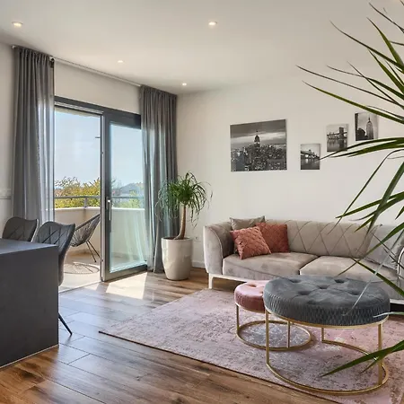 Апартаменты With Parking Space Novigrad - 24561