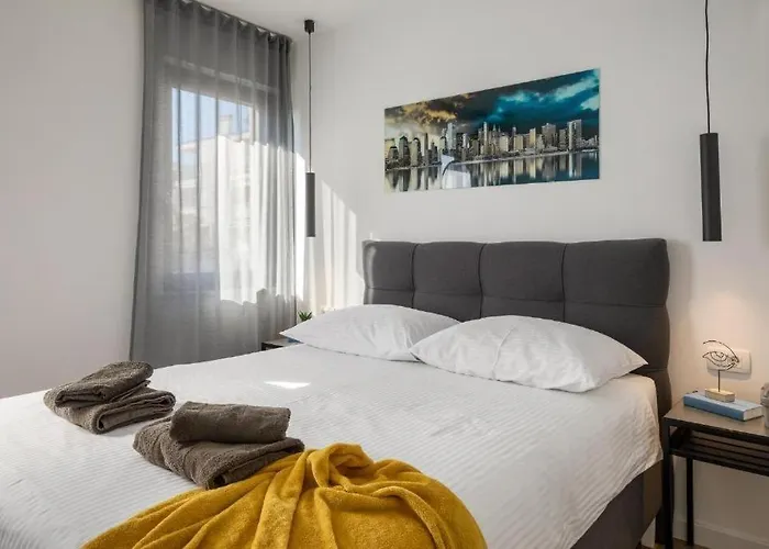 With Parking Space Novigrad - 24561 Appartement *